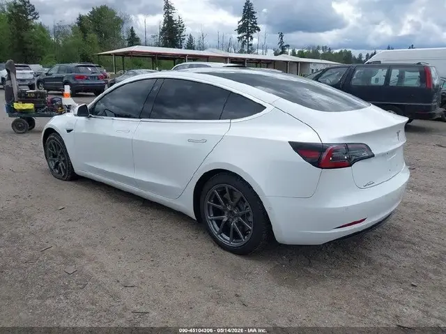 TESLA MODEL 3 LONG RANGE/MID 2018