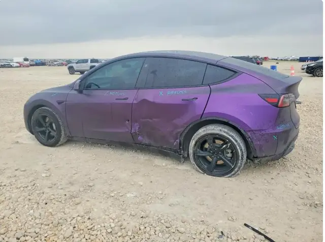 TESLA MODEL Y 2024