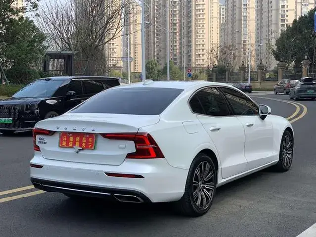VOLVO S60 LUXURY 2021