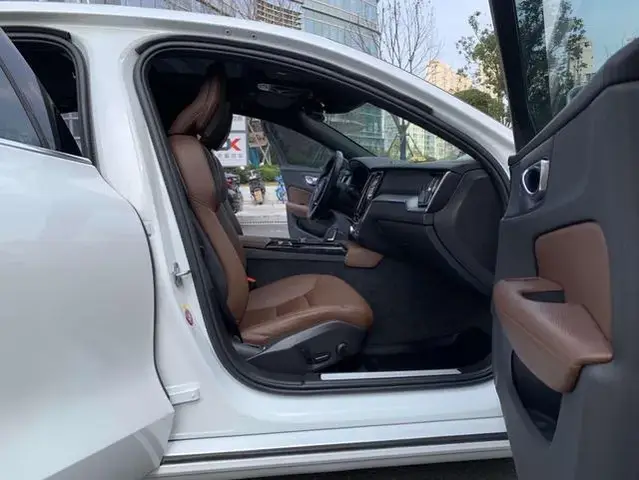 VOLVO S60 LUXURY 2021