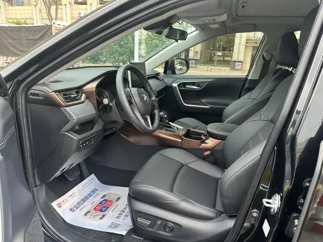 TOYOTA RAV4 LUXURY 2023