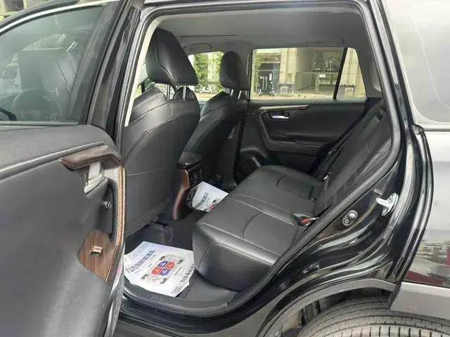 TOYOTA RAV4 LUXURY 2023