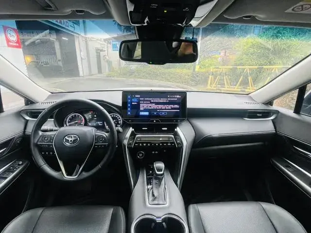 TOYOTA HARRIER PREMIUM 2023