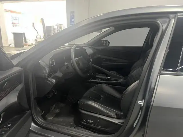 HYUNDAI ELANTRA PREMIUM 2023