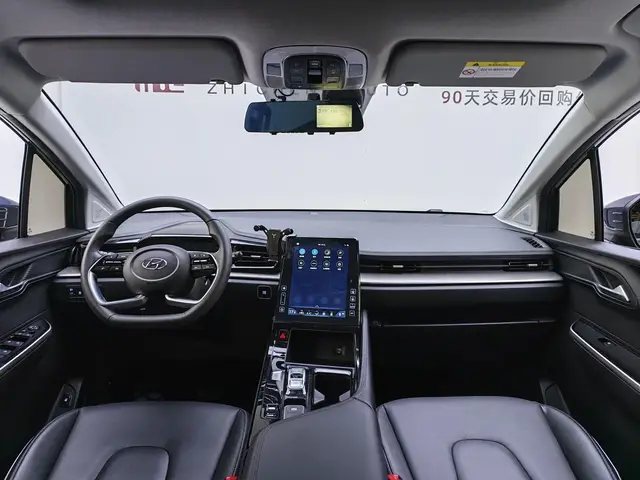 HYUNDAI CUSTO PREMIUM 2023