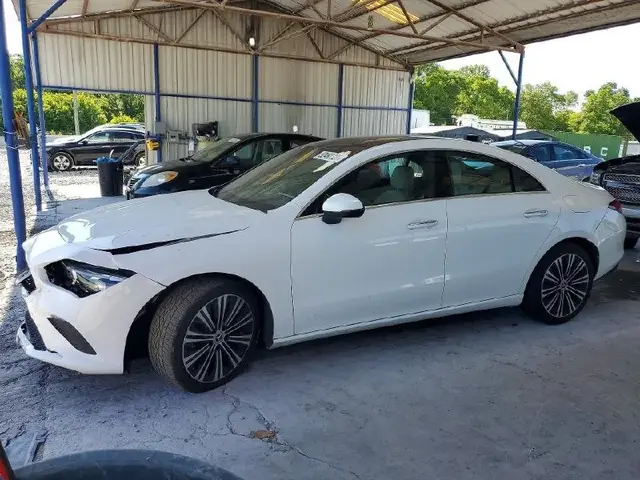 MERCEDES-BENZ CLA 250 4MATIC 2022