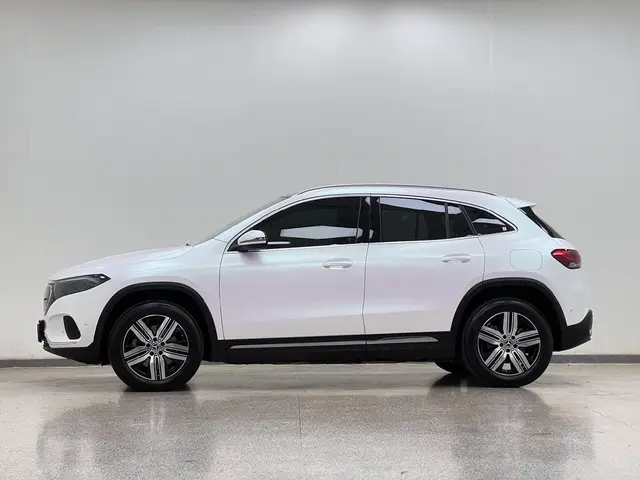 MERCEDES-BENZ EQA 260 2023