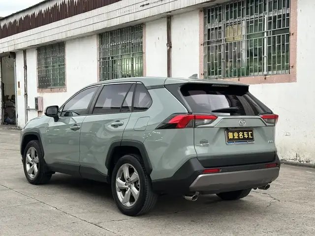 TOYOTA RAV4 2021