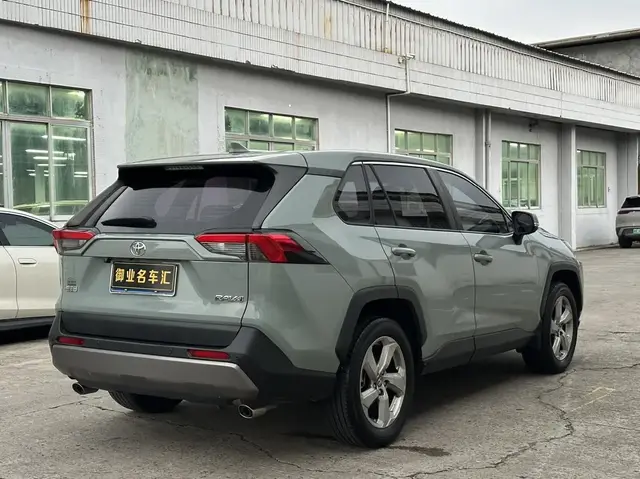 TOYOTA RAV4 2021