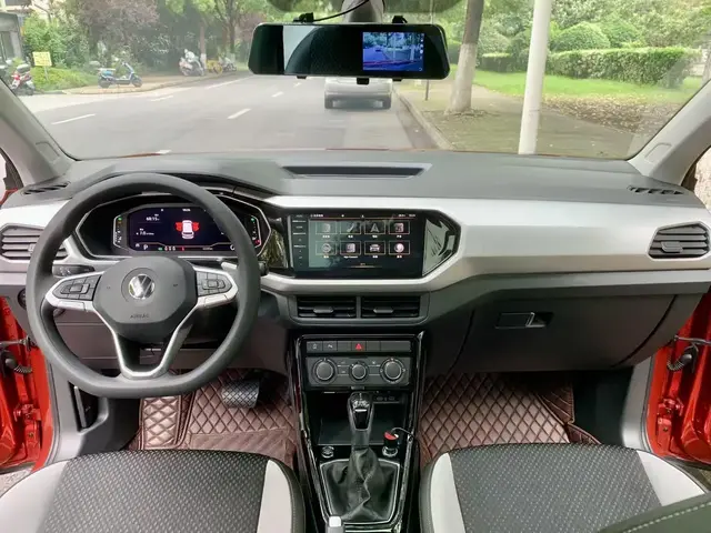 VOLKSWAGEN T-CROSS 2021