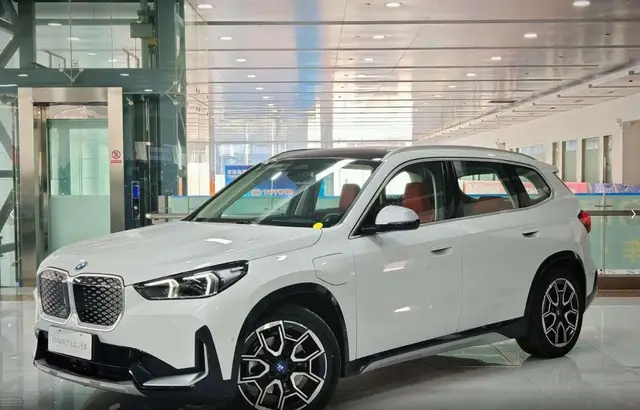 BMW IX1 2023