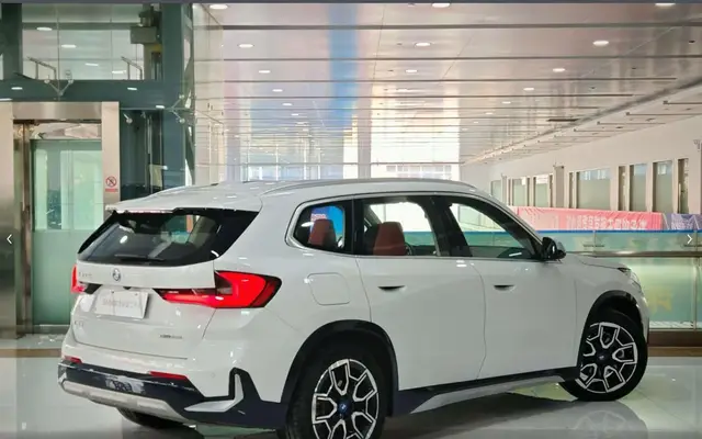 BMW IX1 2023