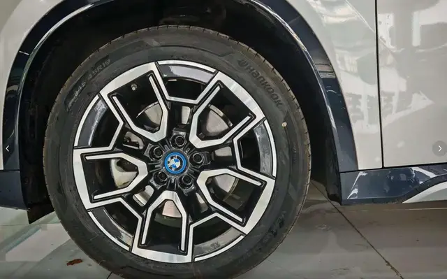 BMW IX1 2023
