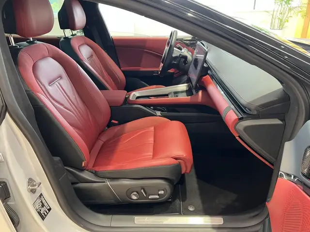 ZEEKR 007GT 2025