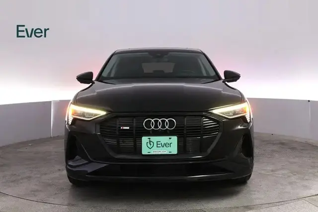 AUDI E-TRON R-DYNAMIC LUXURY EDITION 2021