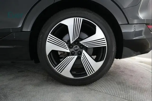 AUDI E-TRON R-DYNAMIC LUXURY EDITION 2021