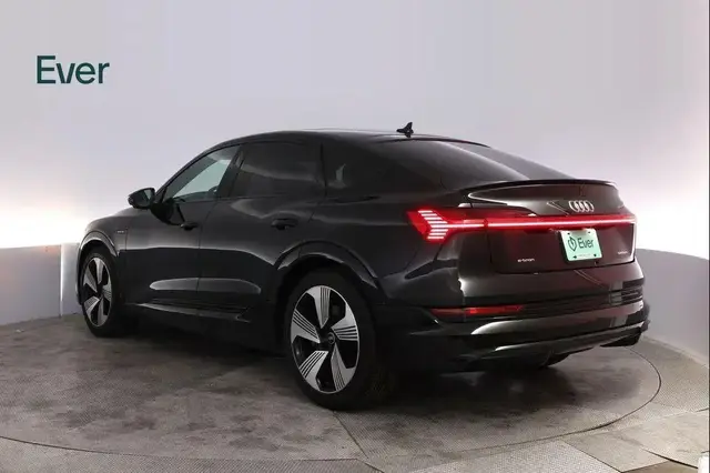 AUDI E-TRON R-DYNAMIC LUXURY EDITION 2021