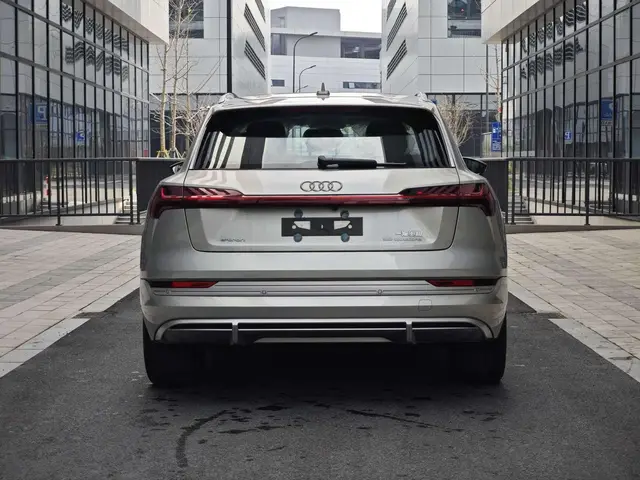 AUDI E-TRON 50 QUATTRO 2025
