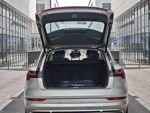 AUDI E-TRON 50 QUATTRO 2025