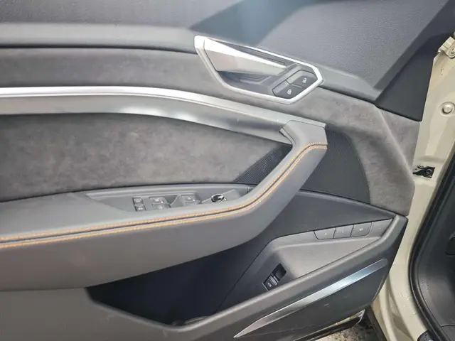 AUDI E-TRON 50 QUATTRO 2025