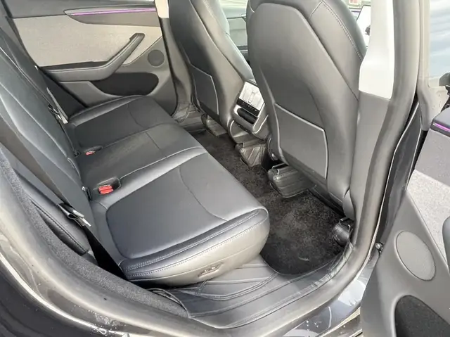 TESLA MODEL Y 2025