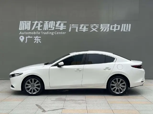 MAZDA 3 AXELA 2 2023