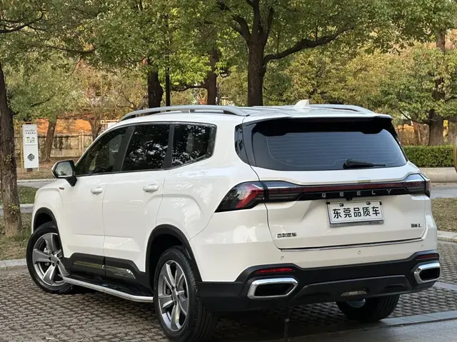 GEELY OKAVANGO PREMIUM 2023