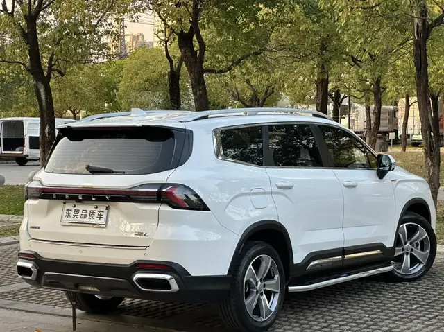 GEELY OKAVANGO PREMIUM 2023
