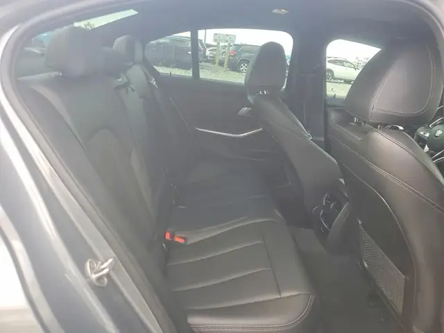 BMW 330XI - 2023