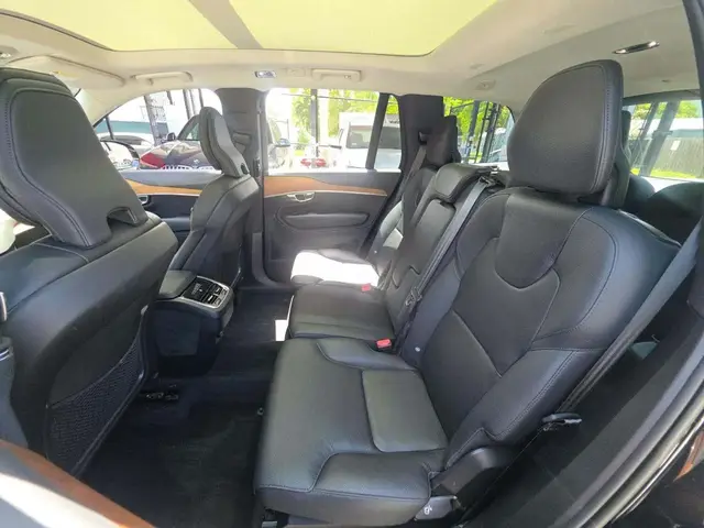VOLVO XC90 T6 MOMENTUM 7-PASSENGER 2022