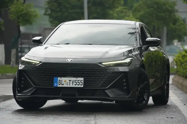 CHANGAN UNI-V PREMIUM 2023
