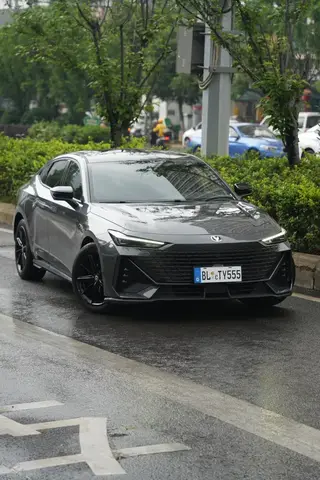 CHANGAN UNI-V PREMIUM 2023
