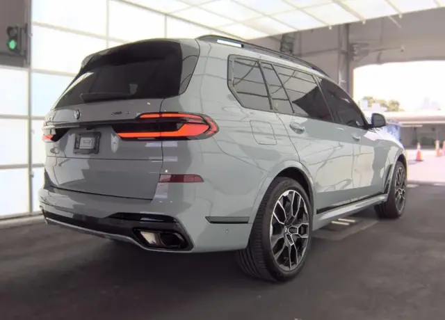 BMW X7 SPORTS ACTIVITY VEHICLE 2024