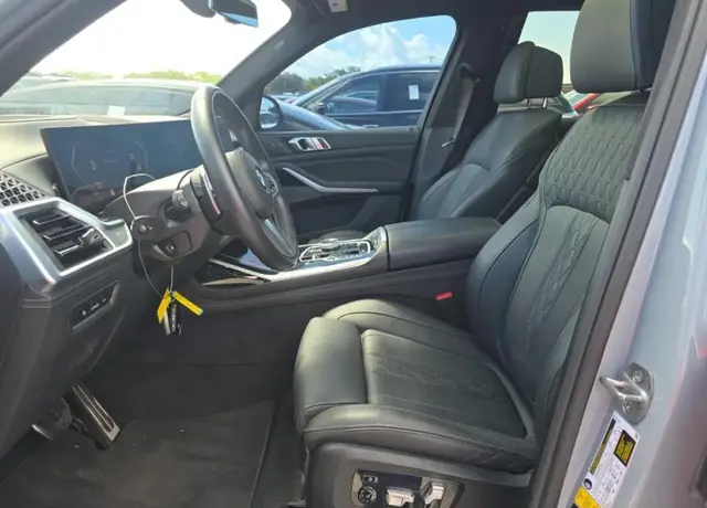 BMW X7 SPORTS ACTIVITY VEHICLE 2024