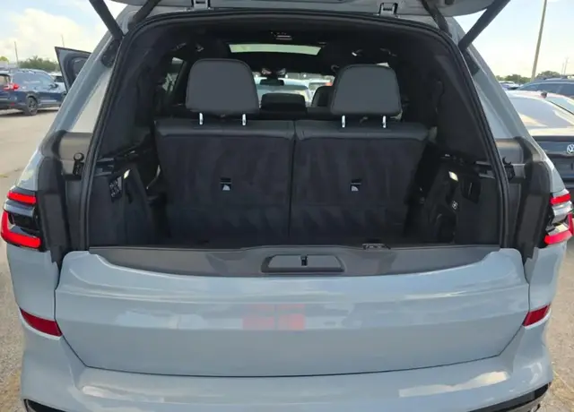 BMW X7 SPORTS ACTIVITY VEHICLE 2024