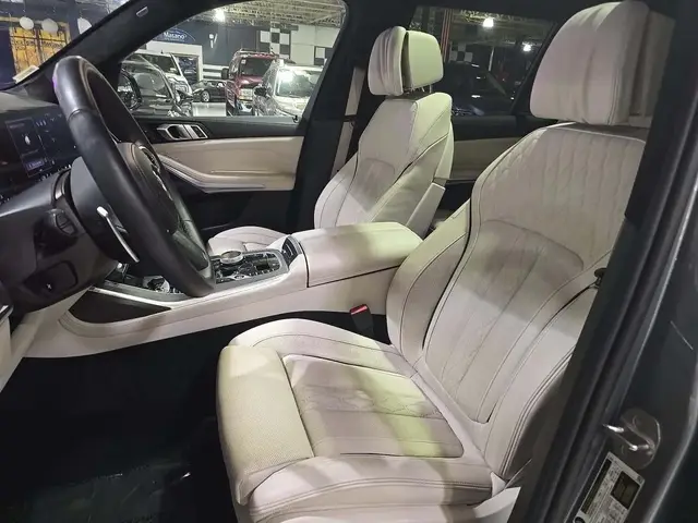 BMW X7 SPORTS ACTIVITY VEHICLE 2023