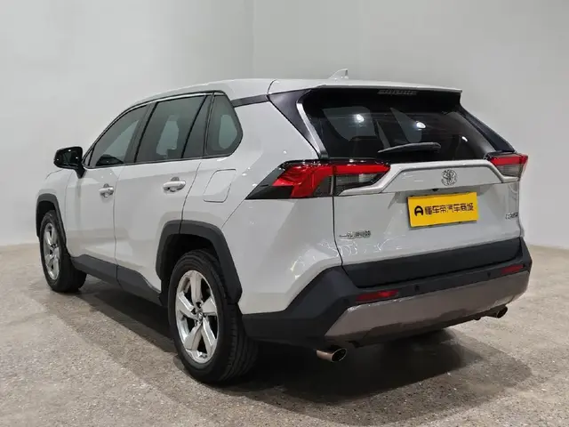 TOYOTA RAV4 2021