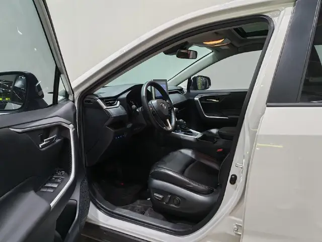TOYOTA RAV4 2021