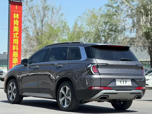 HYUNDAI SANTA FE TRAVELER 380T 2023