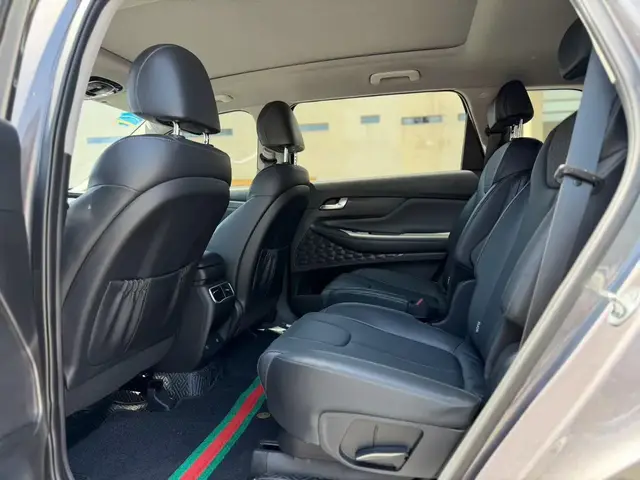 HYUNDAI SANTA FE TRAVELER 380T 2023