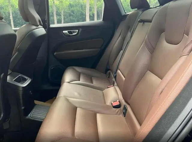 VOLVO XC60 AWD LONG RANGE SMART LUXURY EDITION 2023