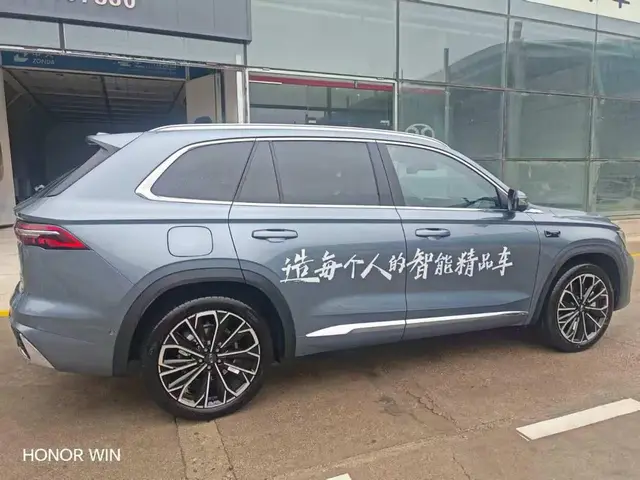 GEELY XINGYUE L MOCHIZUKI EDITION (МАКСИМАЛЬНАЯ С ЗИМНИМ ПАКЕТОМ) 2026