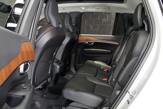 VOLVO XC90 B6 PLUS 7-PASSENGER 2023