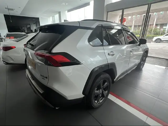 TOYOTA RAV4 2022