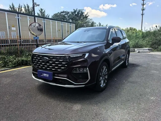 FORD EQUATOR 6-SEATER PREMIUM MODEL 2022