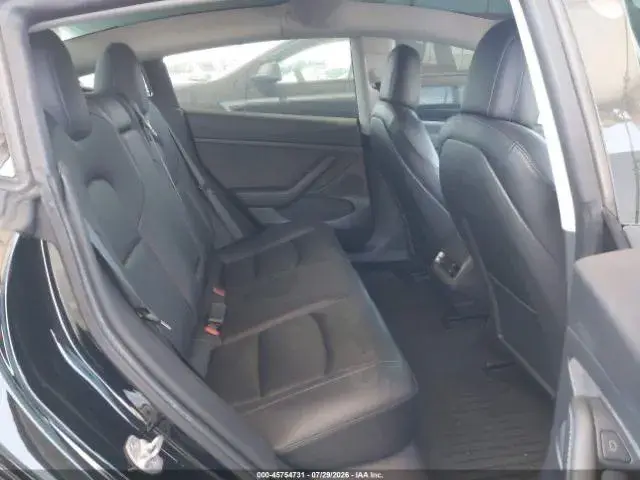 TESLA MODEL 3 STANDARD RANGE 2021
