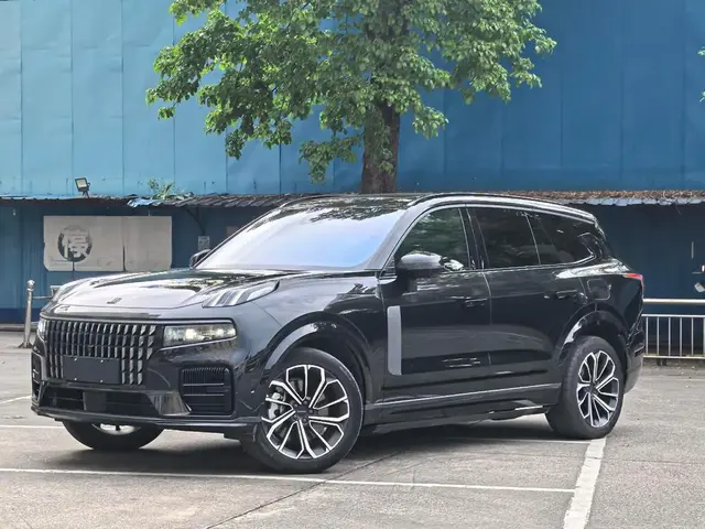 LYNK & CO 09 EM-P 2023