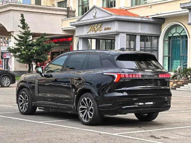 LYNK & CO 09 EM-P 2023