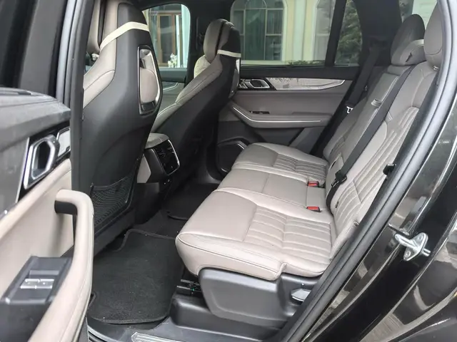 LYNK & CO 09 EM-P 2023