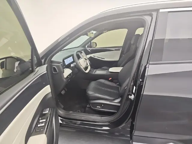 GEELY L7 2023